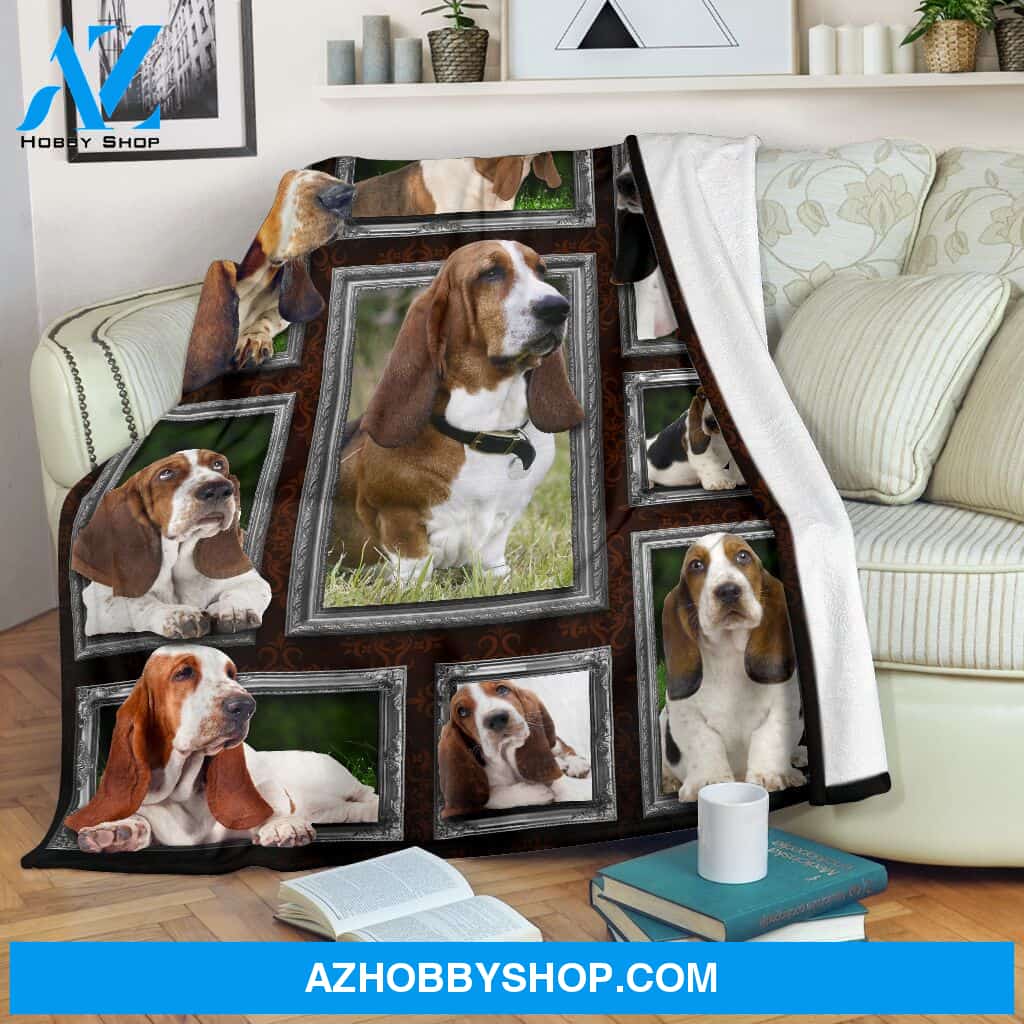 Basset hound lovely faces Fleece Blanket