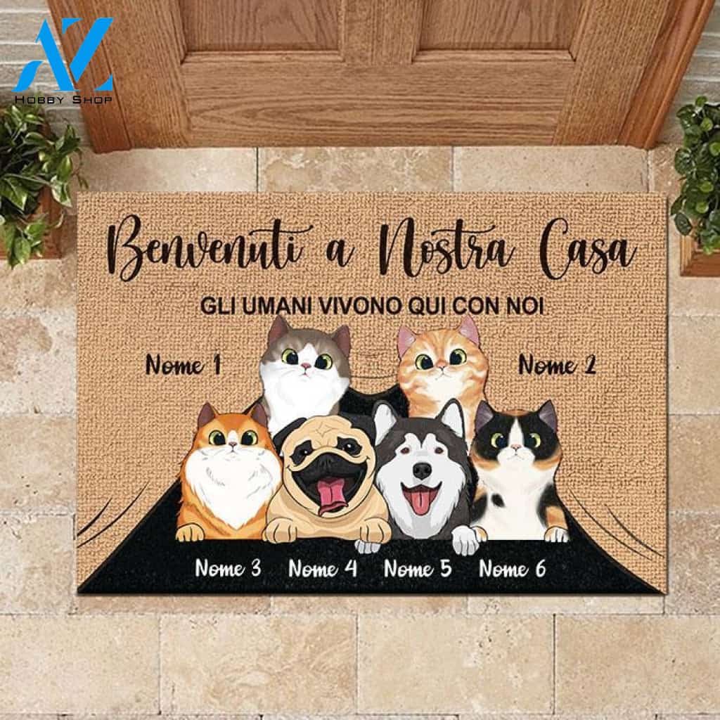 Gli umani vivono qui con me Italian - Funny Personalized Cat Doormat