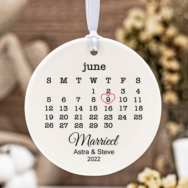 Personalised Married Christmas Baubles | Married Decorations With Months | Wedding Calendar Decorations | Engagement Calendar Ornament