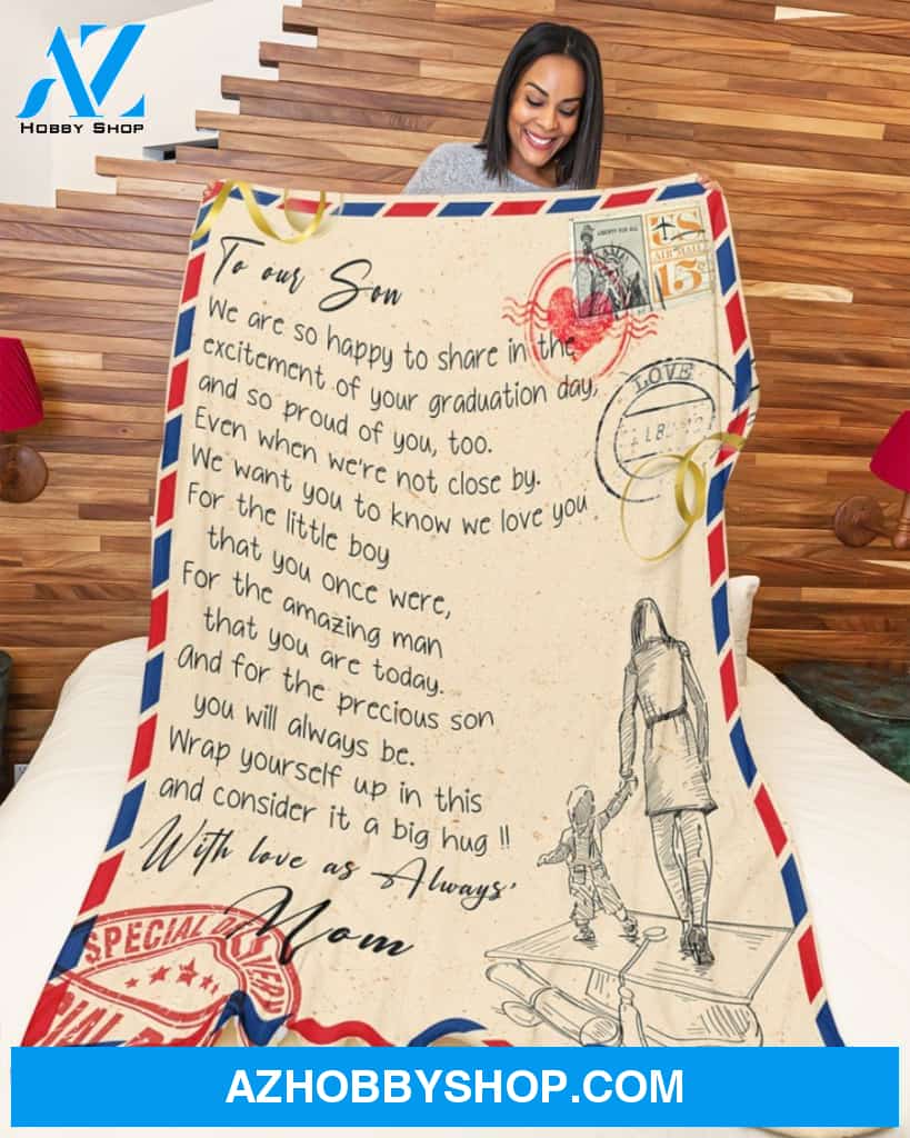 Mom To Senior Son 2021 Letter Fleece Blanket Graduation Gift