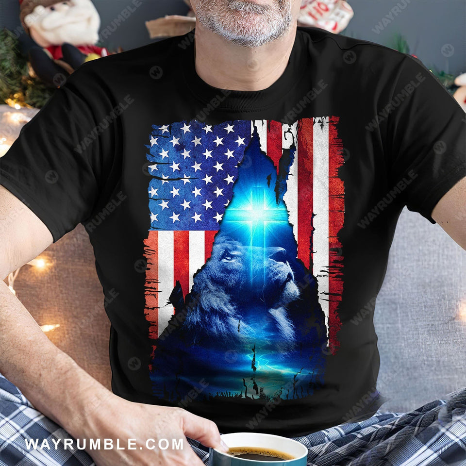 Us flag, Lion of Judah, The great Lion, Beautiful Cross on the sky - Jesus Apparel
