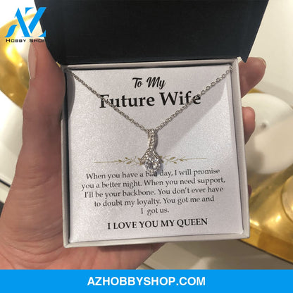 I Love You My Queen - White Gold Necklace