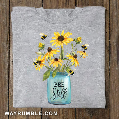 Jesus - Bee with yellow daisy - Bee still - Apparel