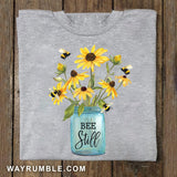 Jesus - Bee with yellow daisy - Bee still - Apparel