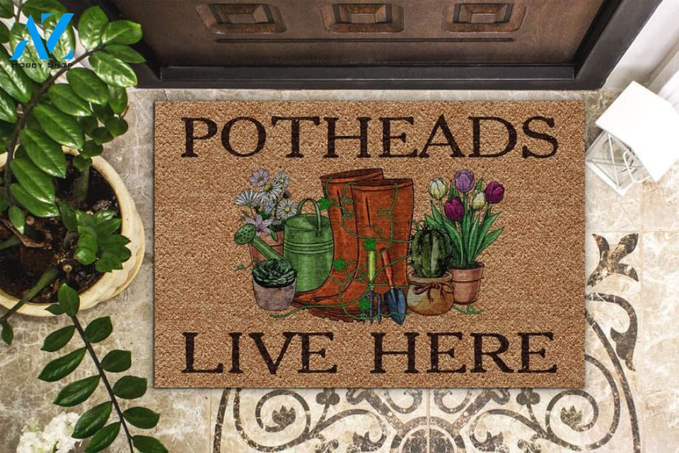 Personalized Name Family House Potheads Live Here Garden Indoor And Outdoor Doormat Welcome Mat Housewarming Gift Home Decor Funny Doormat Gift Idea