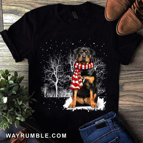 Rottweiler in winter night Apparel