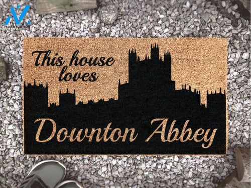 This House Loves Downton Abbey - Maggie Smith - TV Show - Violet Crawley - Dowager Countess of Grantham - Castle -