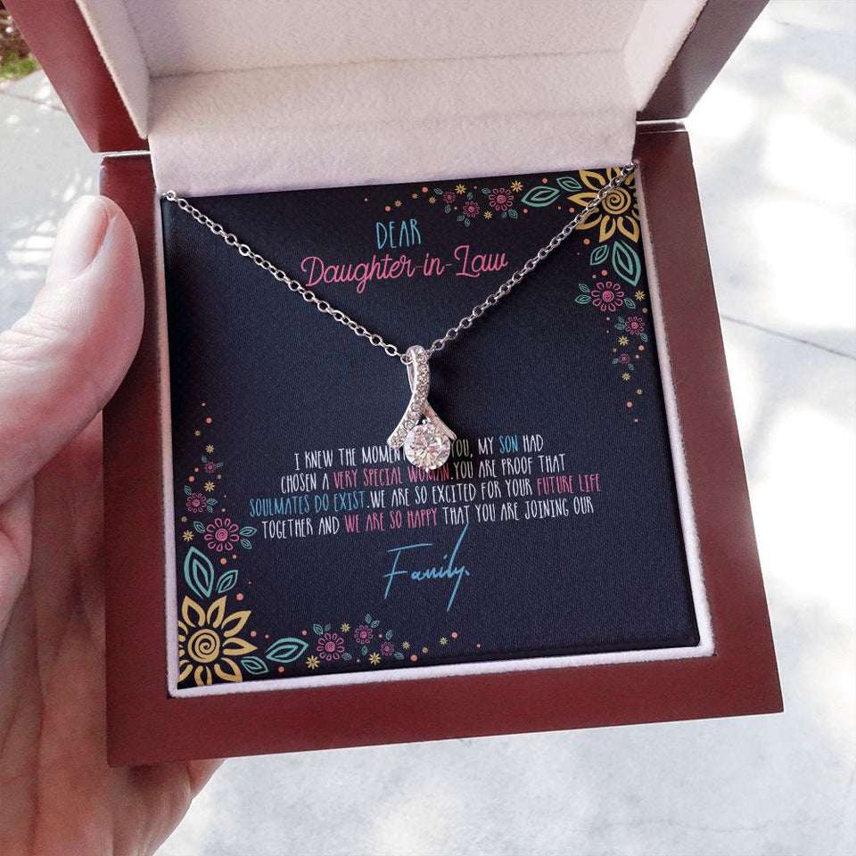 "Soulmates Do Exist" Daughter In Law Necklace Gift From Mother-In-Law Father-In-Law Alluring Beauty Pendant Jewelry Box Birthday Christmas Thanksgiving New Year