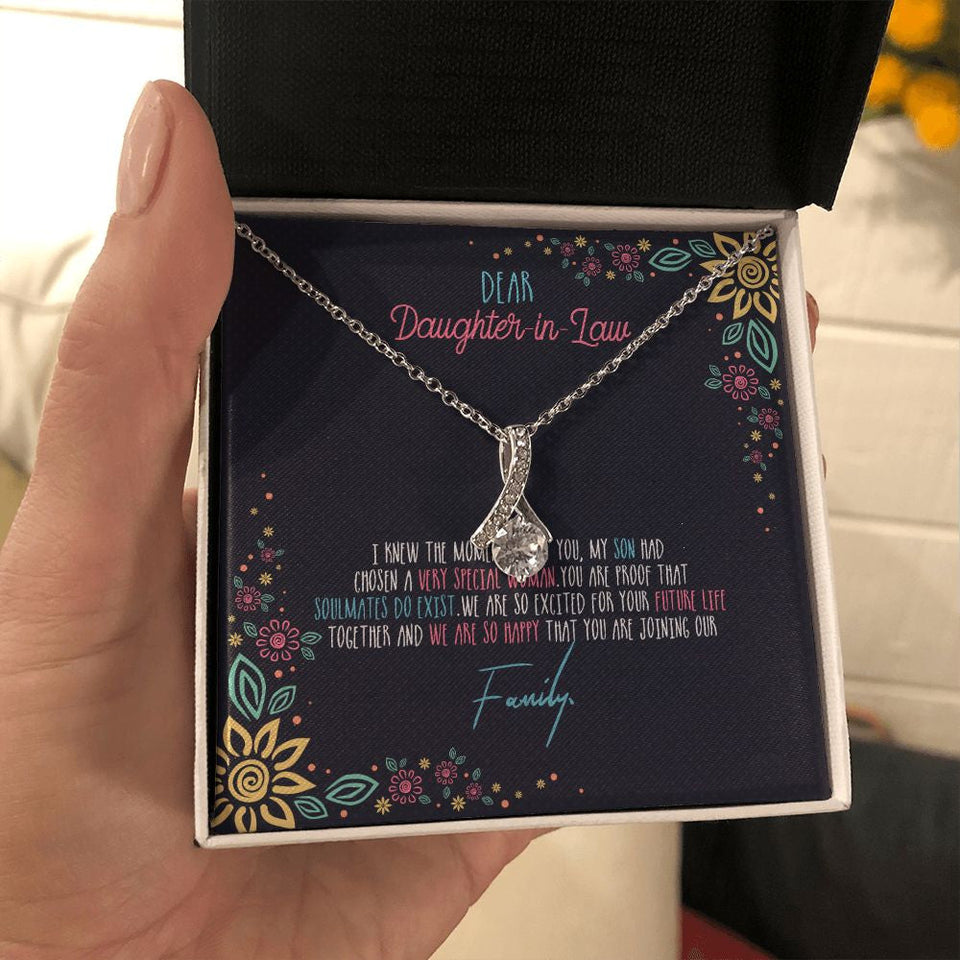 "Soulmates Do Exist" Daughter In Law Necklace Gift From Mother-In-Law Father-In-Law Alluring Beauty Pendant Jewelry Box Birthday Christmas Thanksgiving New Year