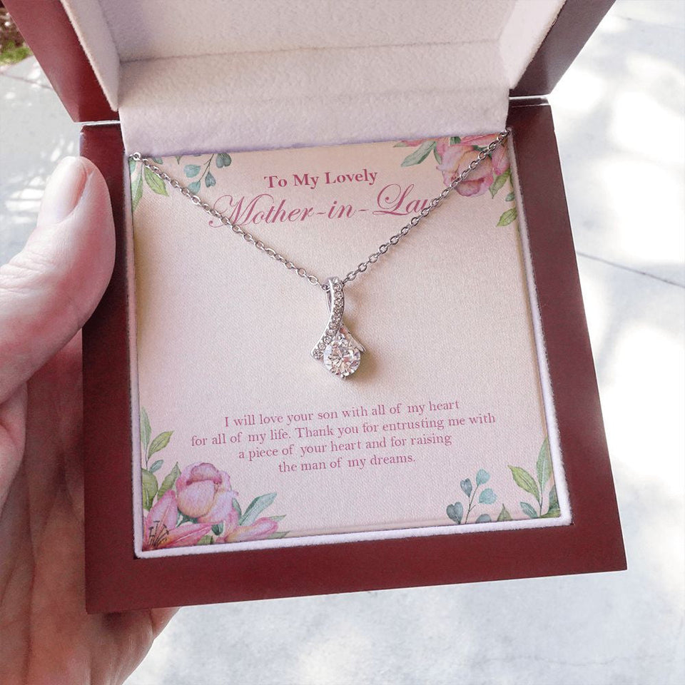 "Raised The Man Of My Dreams" Lovely Mother In Law Wedding Necklace Gift From Bride Daughter-In-Law Alluring Beauty Pendant Jewelry Box