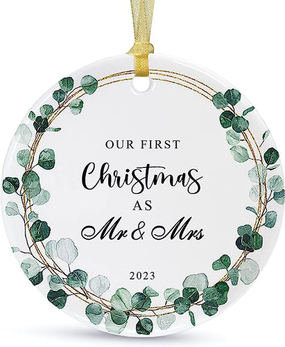 Our First Christmas Hanging Ornament , Just Married Ornaments As Mr And Mrs, First Year Newlywed Ornament Wedding Decoration For Couple,Anniversary Wedding Gift With Card,Gift Box