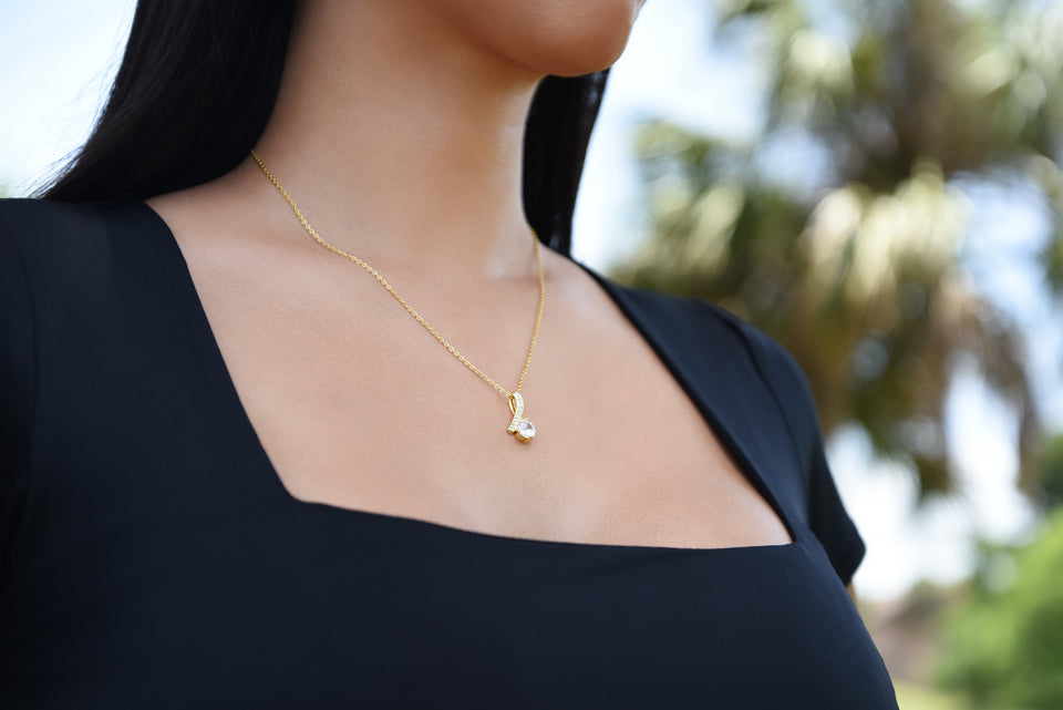 To My Girlfriend - The Day I Met You, Alluring Beauty Necklace