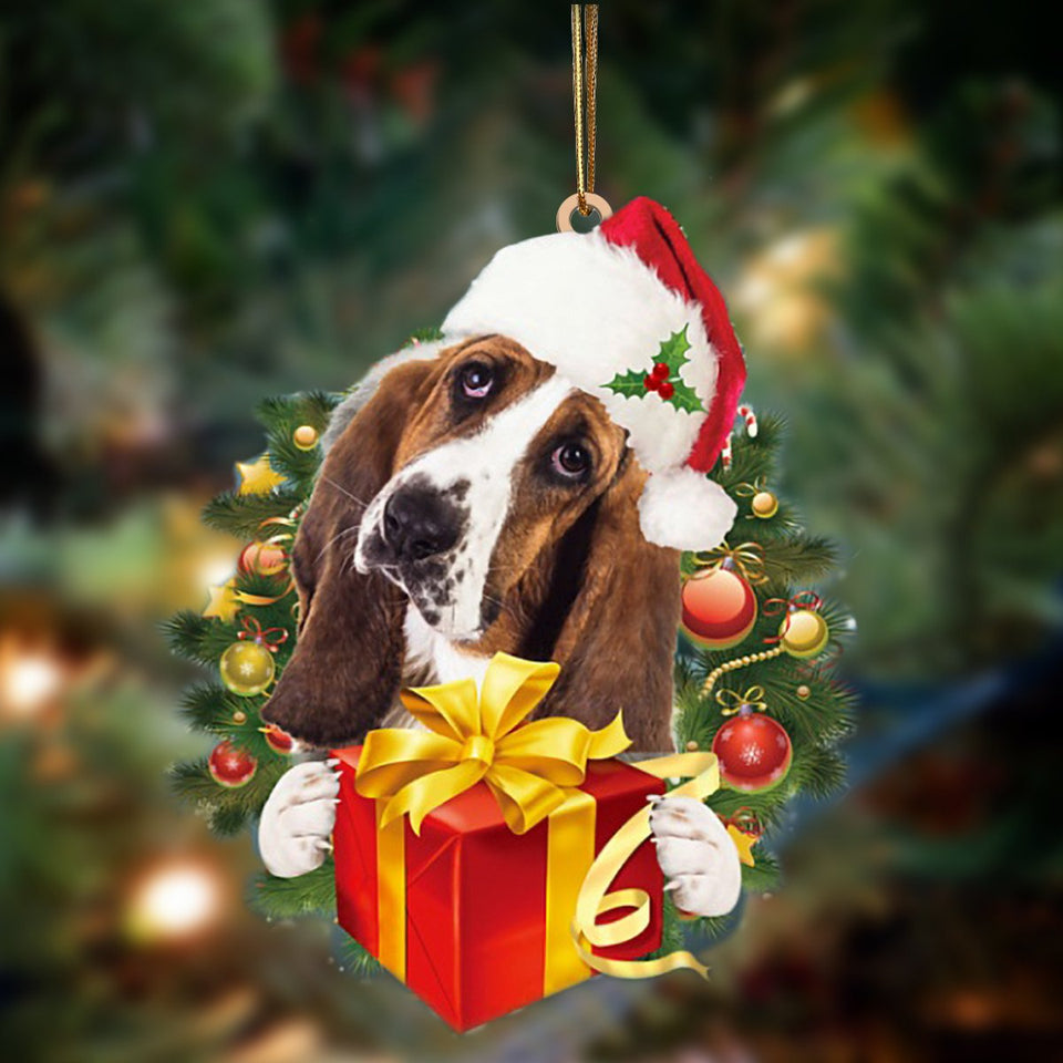 Basset Hound-Dogs Give Gifts Hanging Ornament