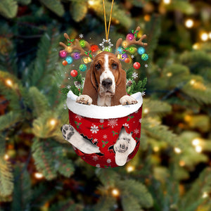 Basset Hound In Snow Pocket Christmas Ornament Flat Acrylic Dog Ornament