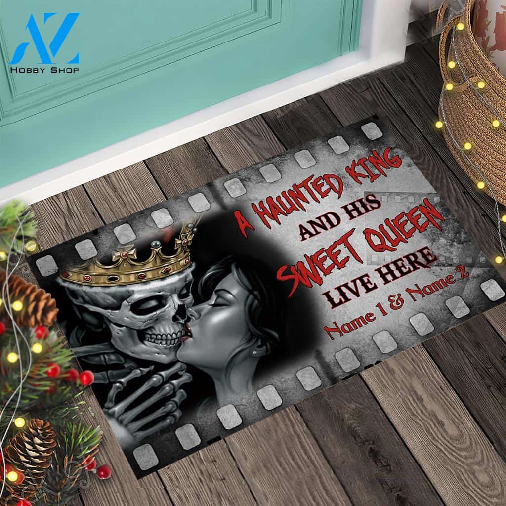 A Haunted King And His Sweet Queen - Skull Personalized Doormat