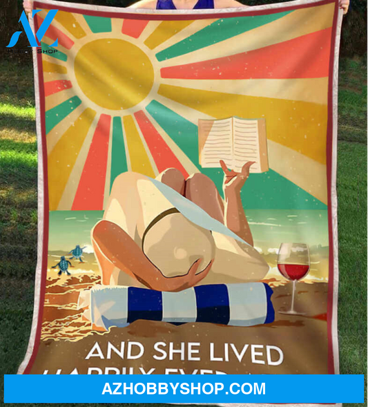 And She Lived Happily Ever After Beach and Turtle Vintage Blanket Gift For Beach Lovers Birthday Gift Home Decor Bedding Couch Sofa Soft and Comfy Cozy