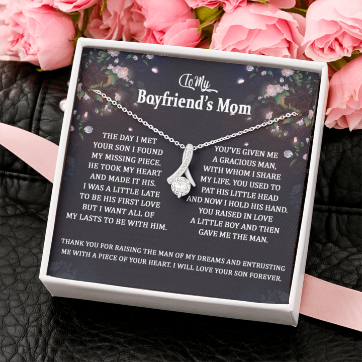 To My Boyfriend's Mom Necklace Gift The day I met your son I found my missing piece Alluring Beauty Necklace LX345F