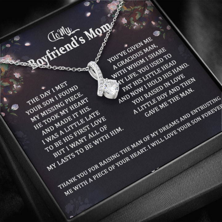 To My Boyfriend's Mom Necklace Gift The day I met your son I found my missing piece Alluring Beauty Necklace LX345F