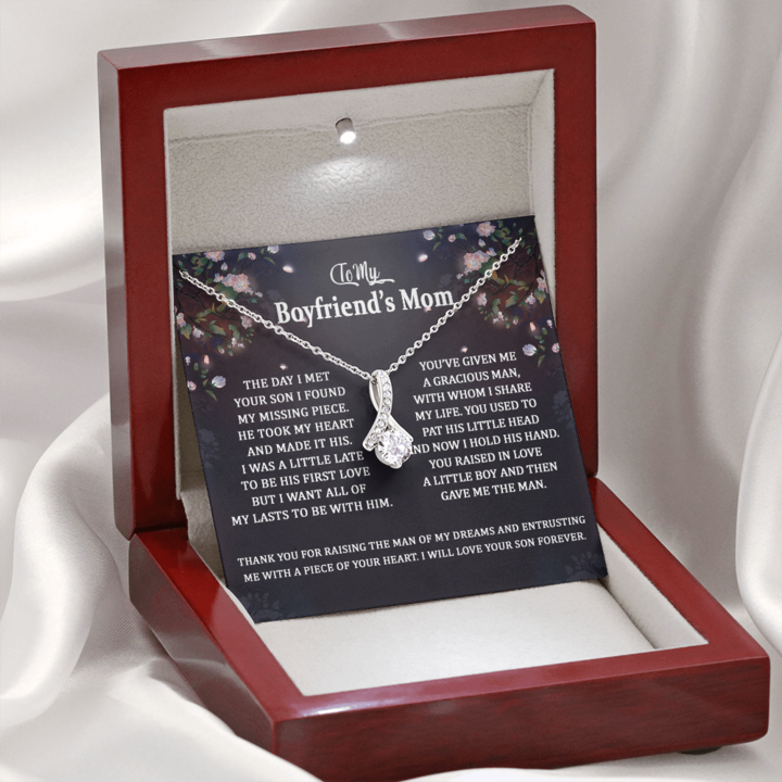 To My Boyfriend's Mom Necklace Gift The day I met your son I found my missing piece Alluring Beauty Necklace LX345F