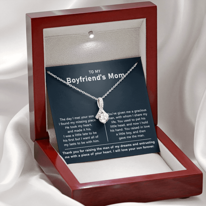 To My Boyfriend's Mom Necklace - Thank You For Raising The Man Of My Dreams - Alluring Beauty Necklace