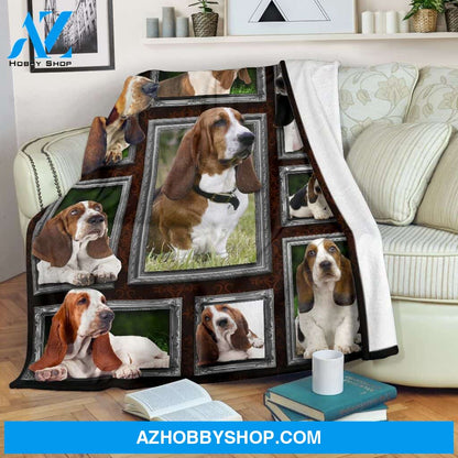 Basset hound lovely faces Fleece Blanket