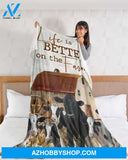 Cow Life Is Better On The Farm Fleece Blanket, Gift For Cow Lovers Gift For Family Friend Home Decor Bedding Couch Sofa Soft And Comfy Cozy
