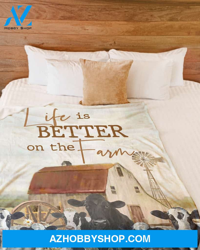 Cow Life Is Better On The Farm Fleece Blanket, Gift For Cow Lovers Gift For Family Friend Home Decor Bedding Couch Sofa Soft And Comfy Cozy