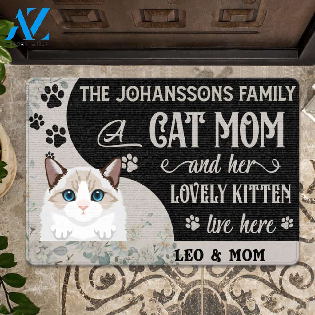 Custom An cat Mom and Her kittens Live Here Doormat | Welcome Mat | House Warming Gift