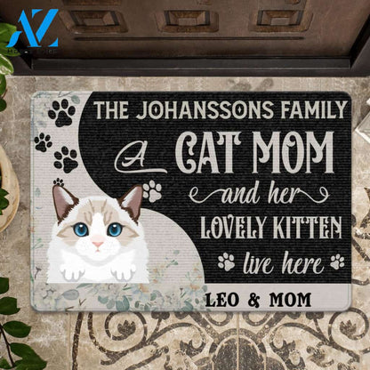 Custom An cat Mom and Her kittens Live Here Doormat | Welcome Mat | House Warming Gift