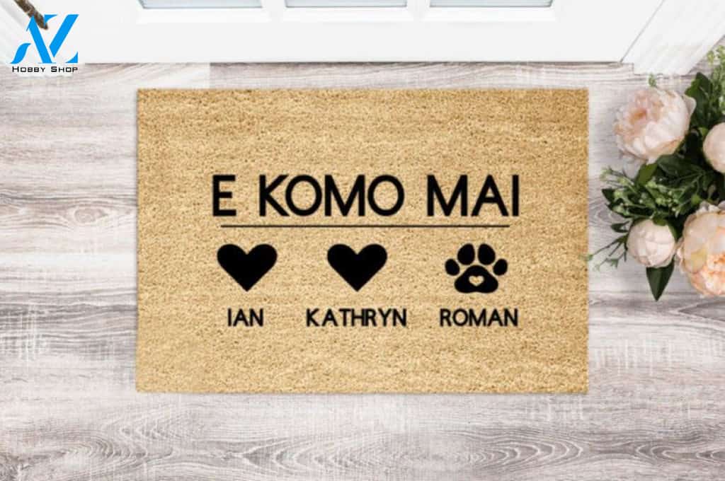 Custom Family & Pet Name Welcome Mat, Custom Names Doormat, Welcome Mat, Housewarming Gift, Pet Lover Gift, New Home Closing Gift