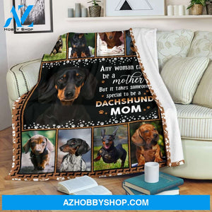 Dachshund Mom Fleece Blanket