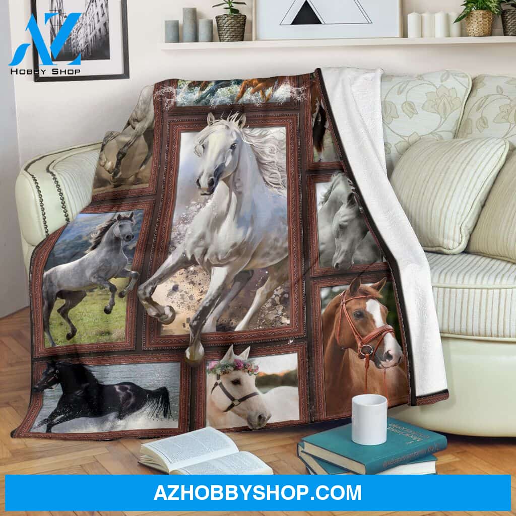 Horse king of highland Fleece Blanket