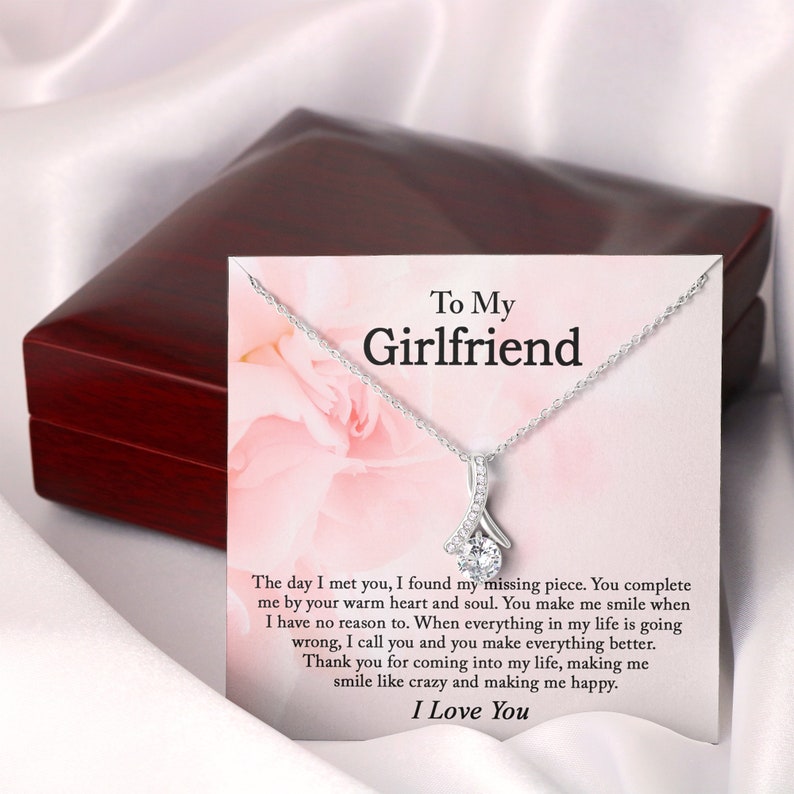To My Girlfriend Necklace, Anniversary Gift for Girlfriend, Girlfriend Necklace, Girlfriend Birthday, Valentines Day Gift For Girlfriend, Alluring Beauty Necklace