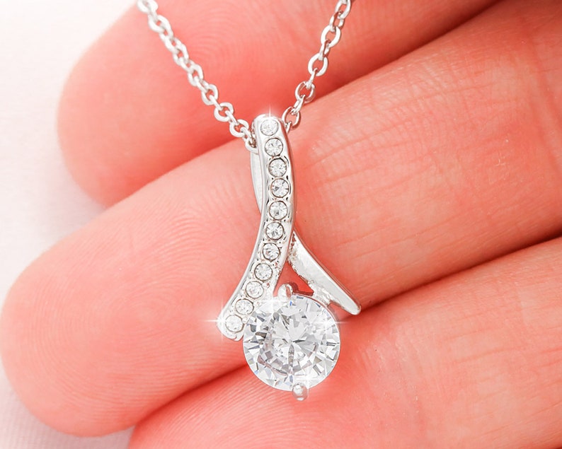 To My Girlfriend Necklace, Anniversary Gift for Girlfriend, Girlfriend Necklace, Girlfriend Birthday, Valentines Day Gift For Girlfriend, Alluring Beauty Necklace