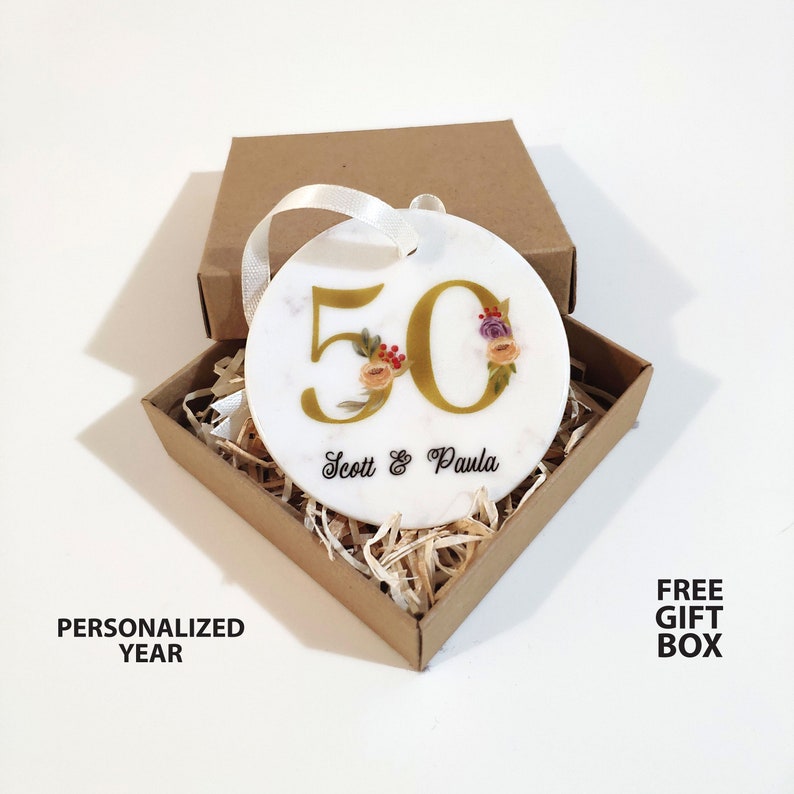 Personalized Anniversary Gift For Parents, 50Th 20Th 30Th 40Th Anniversary Ornament, Custom Present For Mom Grandma Mothers Day