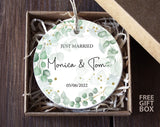 Just Married Ornament, Personalised Wedding Mrs Mr Gift For Bride And Groom, Christmas Present For Newlywed Husband Wife Couple
