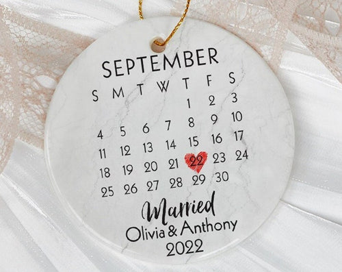Married Ornament,Personalized Wedding Gift,Wedding Ornament Date Calendar,Couples Gift,Anniversary Gift,Newlywed Gift,Valentines Day Gifts
