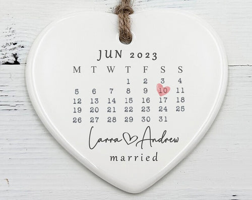 Married Ornament, Wedding Date Ornament, Wedding Gift, Newlywed Gift, Calendar, Anniversary Gift, Engagement Gift, Ceramic Heart, Keepsake