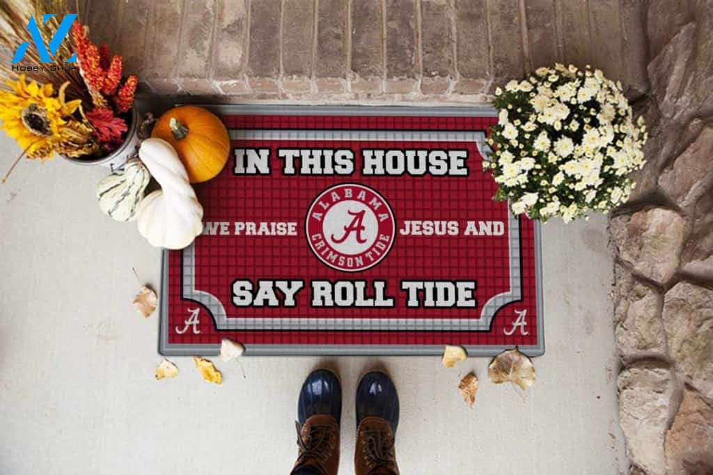 In this house we praise Jesus and say RT doormat- BBS