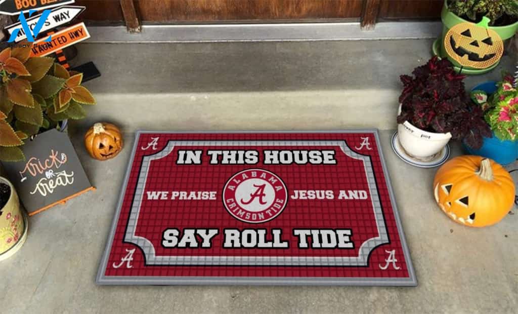 In this house we praise Jesus and say RT doormat- BBS