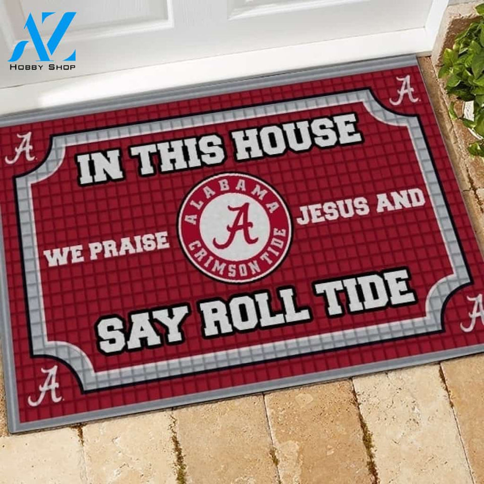 In this house we praise Jesus and say RT doormat- BBS