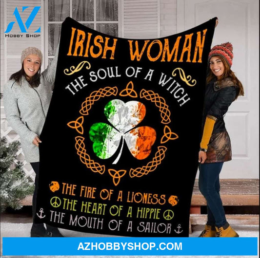 Irish Woman The Soul Of A Witch Shamrock Saint Patrick's Day Gift Fleece Blanket - Sherpa Blanket