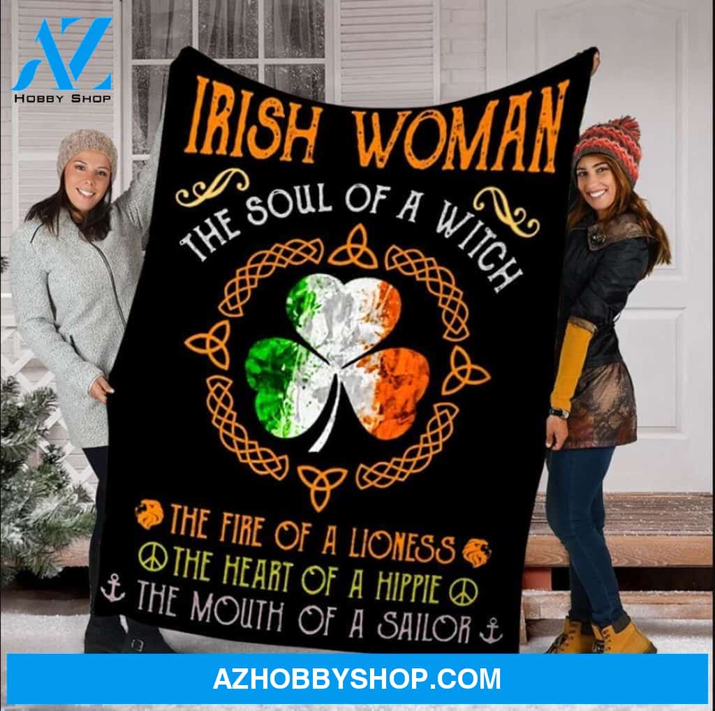 Irish Woman The Soul Of A Witch Shamrock Saint Patrick's Day Gift Fleece Blanket - Sherpa Blanket