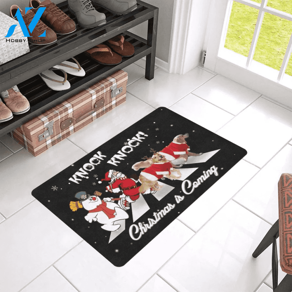 Knock Christmas Is Coming Golden Retriever Doormat