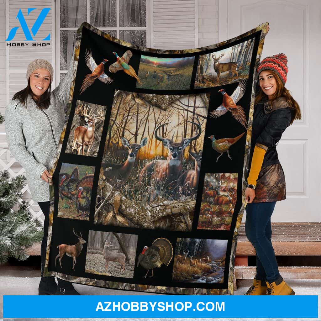 Love To Hunt Fleece Blanket