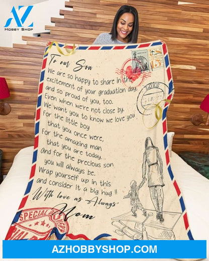 Mom To Senior Son 2021 Letter Fleece Blanket Graduation Gift