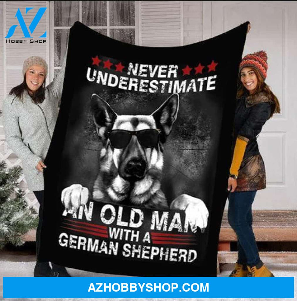 Never Underestimate An Old Man With A German Shepherd Dog Lovers Gift Fleece Blanket - Quilt Blanket