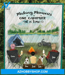 Personalized camping quilt blanket gift idea for the whole family, dog lovers - Parents with 1 kid & 2 dogs - No camper version