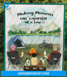 Personalized camping quilt blanket gift idea for the whole family, dog lovers - Parents with 1 kid & 2 dogs - No camper version