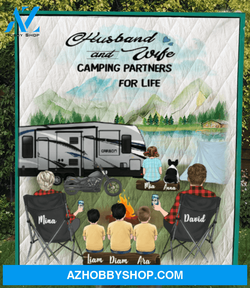 Personalized camping blanket gift idea for the whole family - Parents with 4 kids & 1 pet quilt blanket - Full camper option